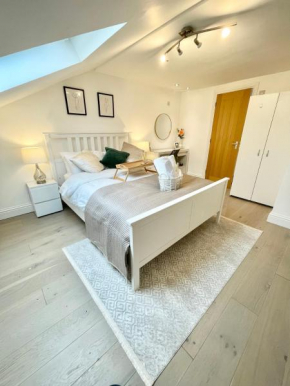 Luxury en-suite double bedroom Stratford E15